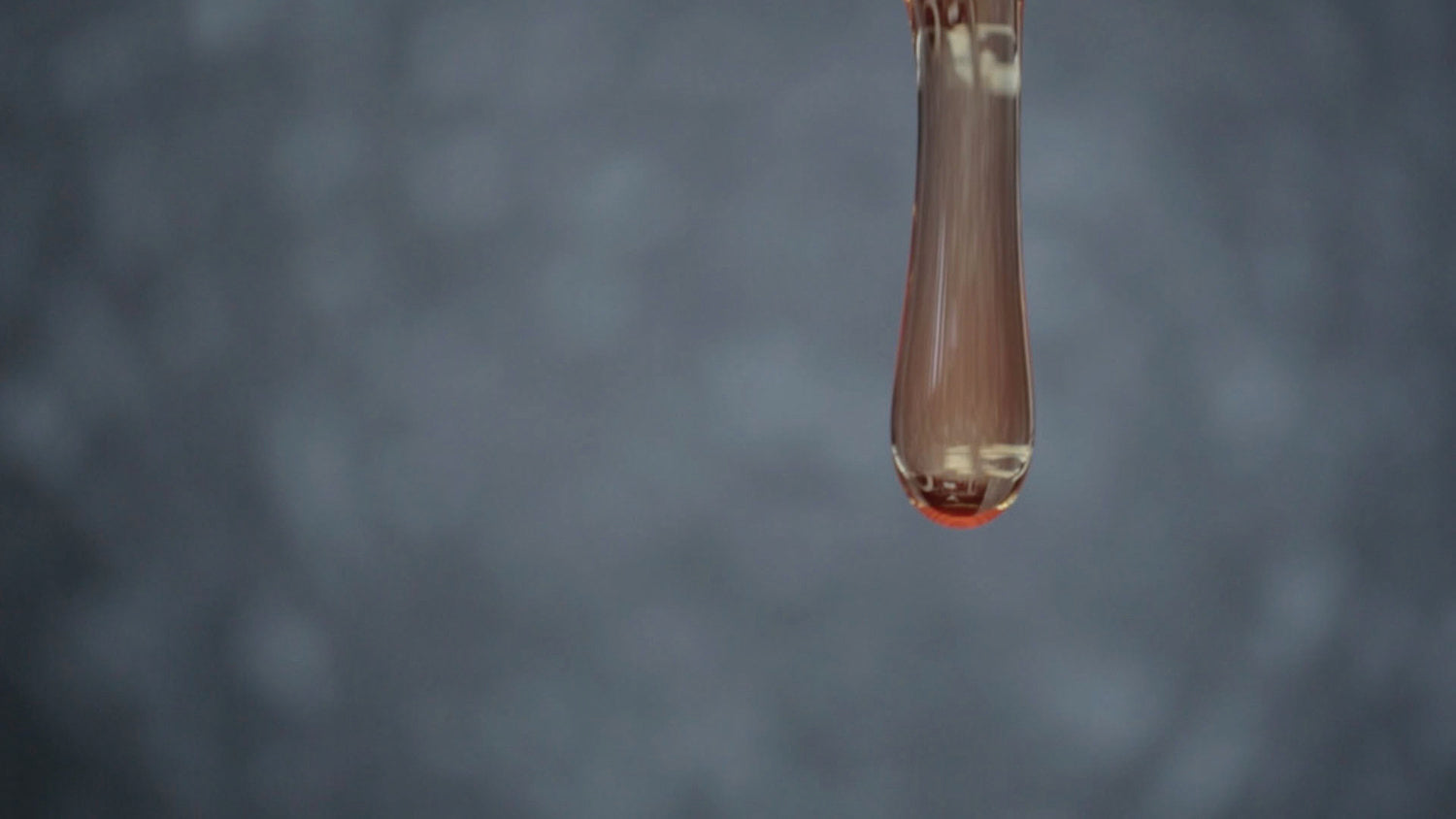 Michel / Fabian Hot Molten Glass Goûte Production Process Dripping Drop
